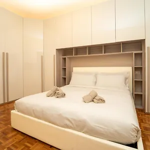 Trilocale Con Parcheggio Privato Appartamento Milano
